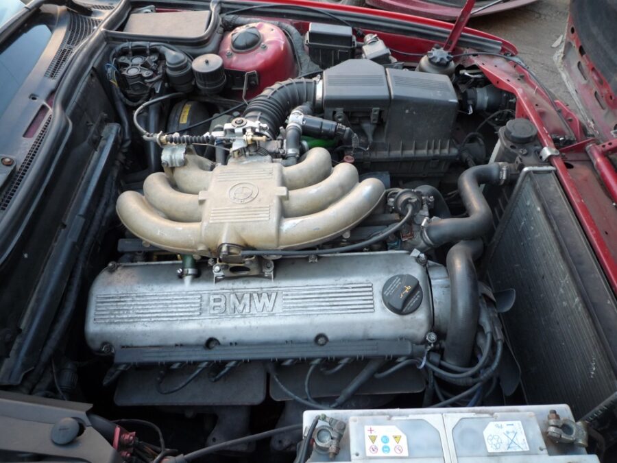 BMW M20B25 motor