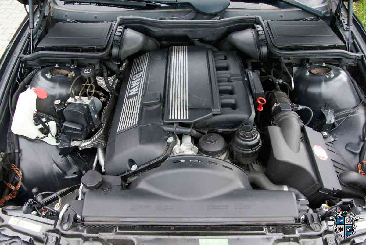 BMW M54B25 motor