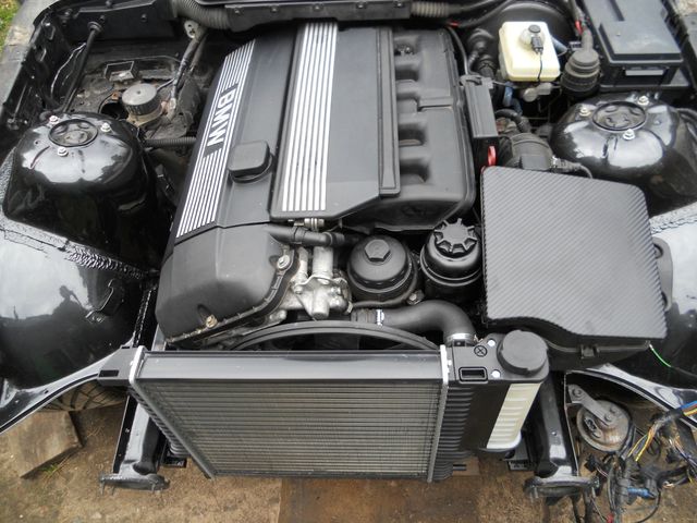 BMW M54B30 motor