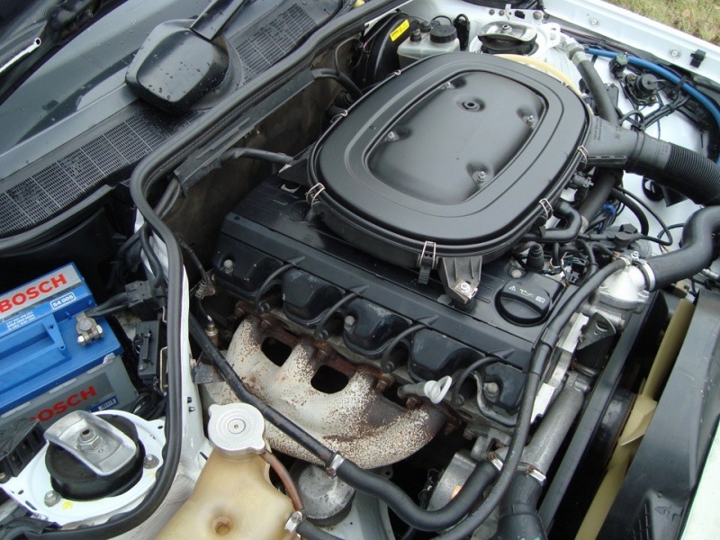 Mercedes-Benz M102 E23/V23 2.3 literes motor