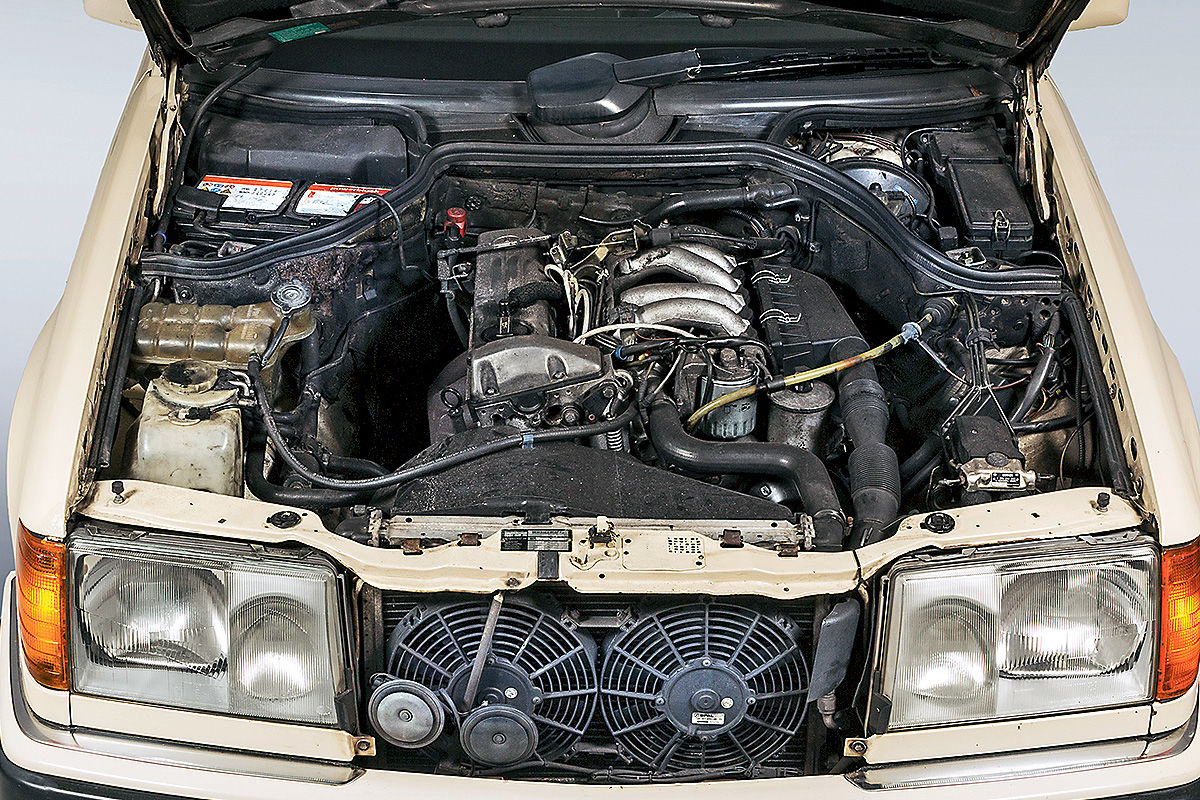 Mercedes-Benz M103 E30 3.0 motor