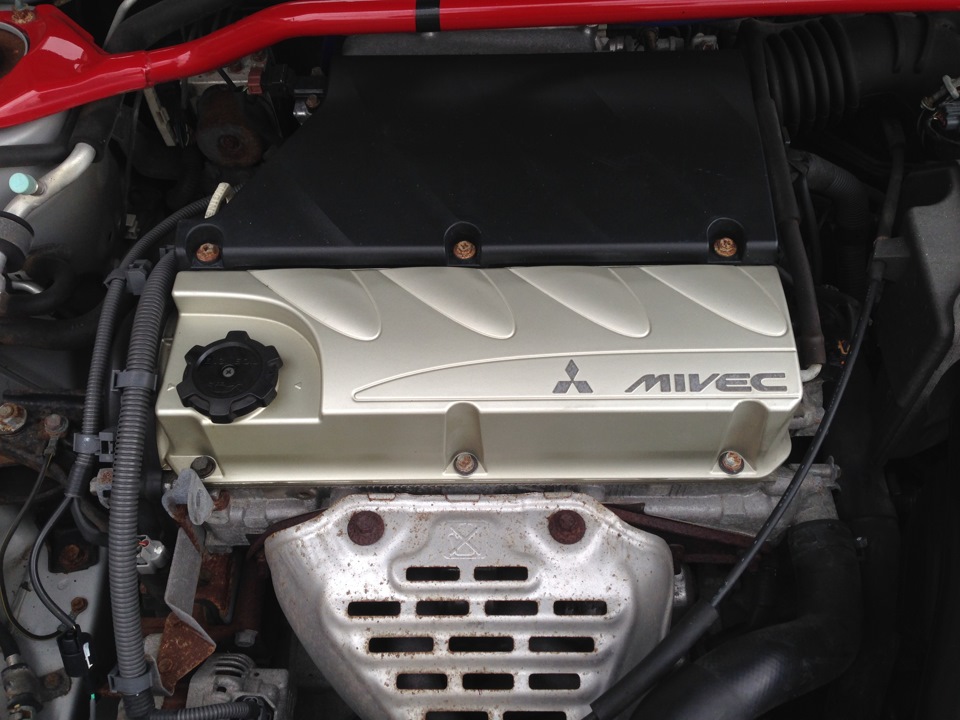 Mitsubishi 4G69 motor 2.4 l