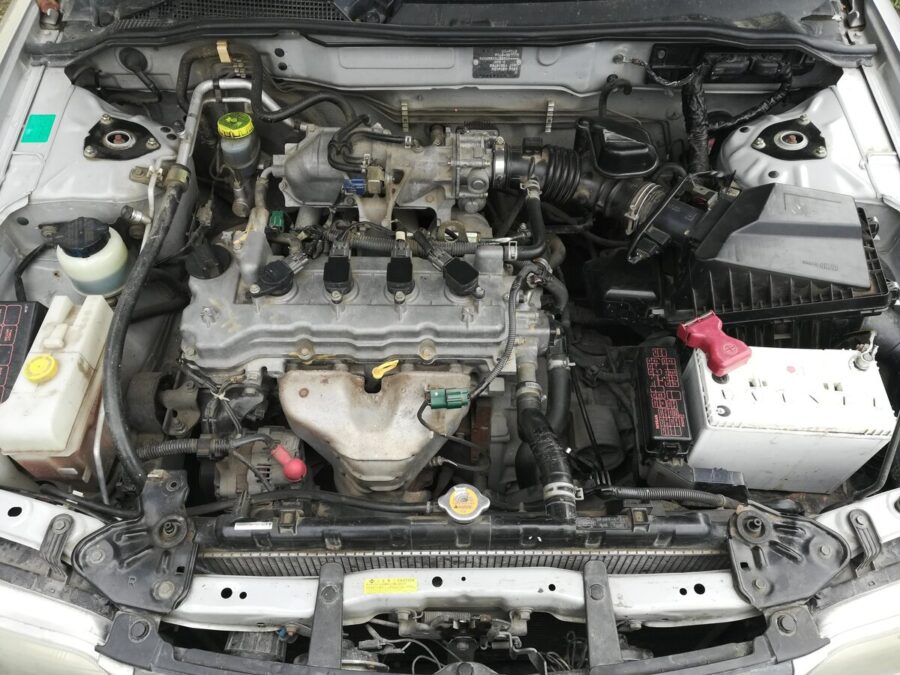 Nissan QG15DE 1.5 l motor