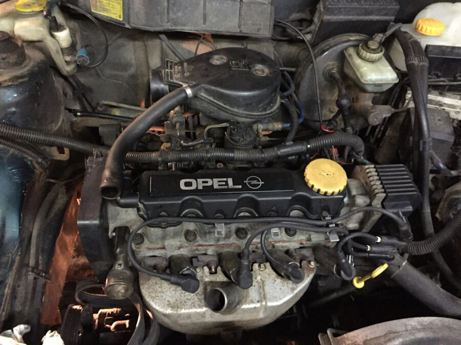 Opel X16SZR-X16SZ 1,6 literes motor