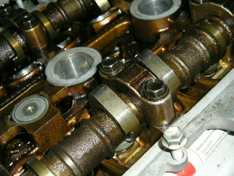 A motor kopogása, a lehetséges okok és a probléma kiküszöbölésének lehetőségei