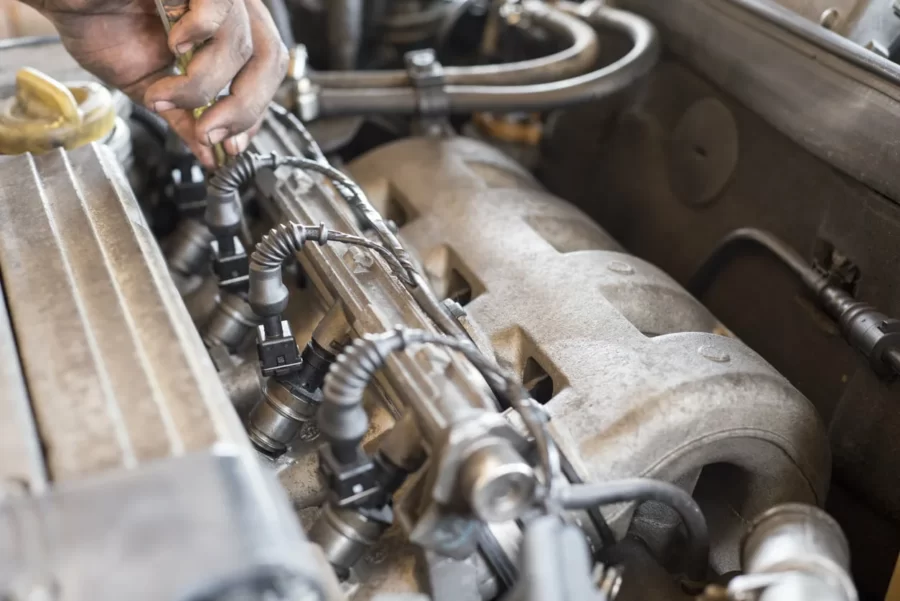 Miért ketyeg a benzinmotor?