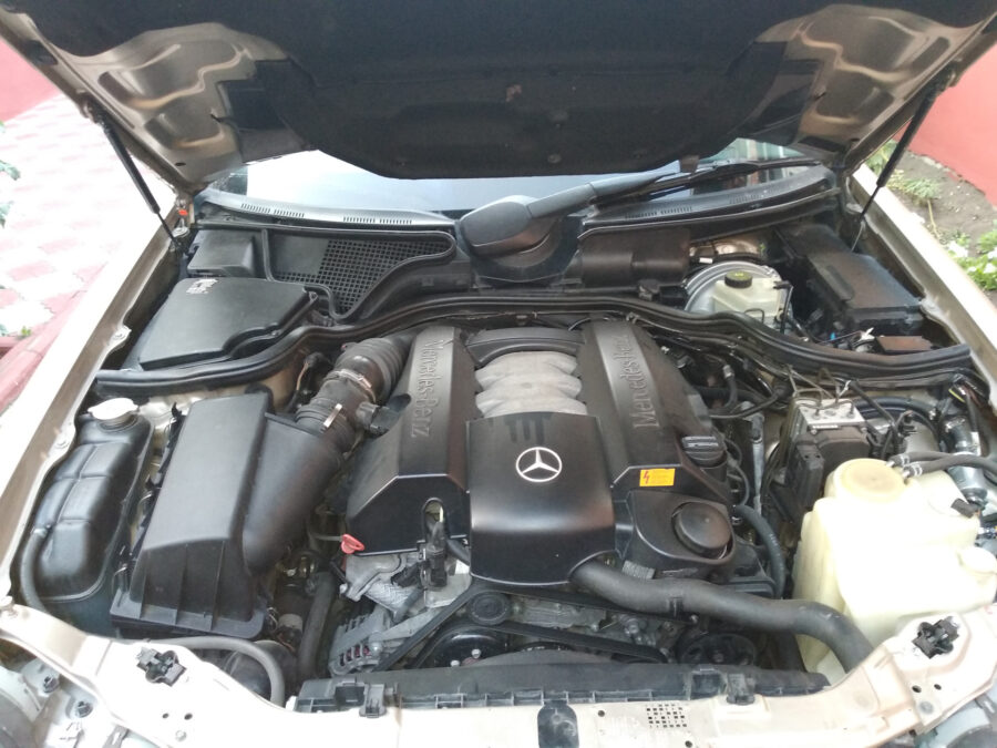 Mercedes-Benz M112 E37 3.7 motor