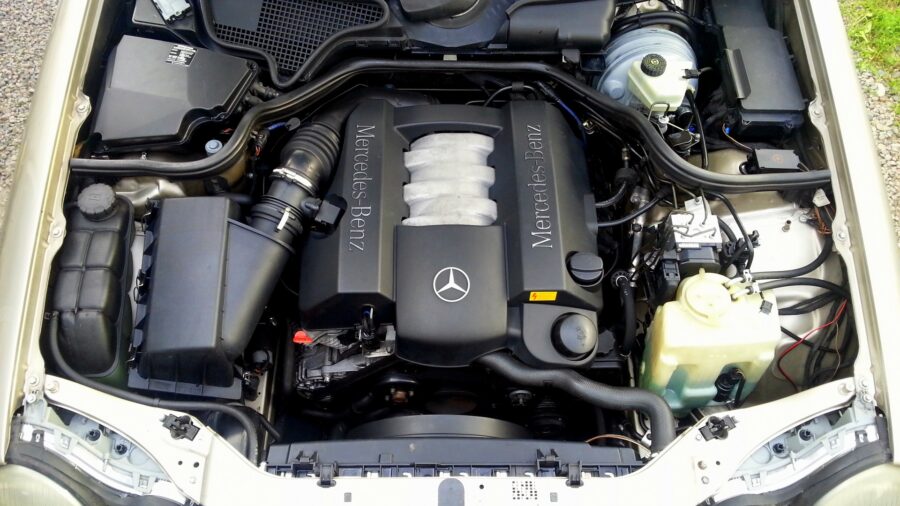 Mercedes-Benz M112 E24 2.4 motor