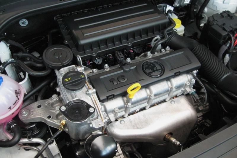 Motor kopogás: okok, diagnózis, javítás