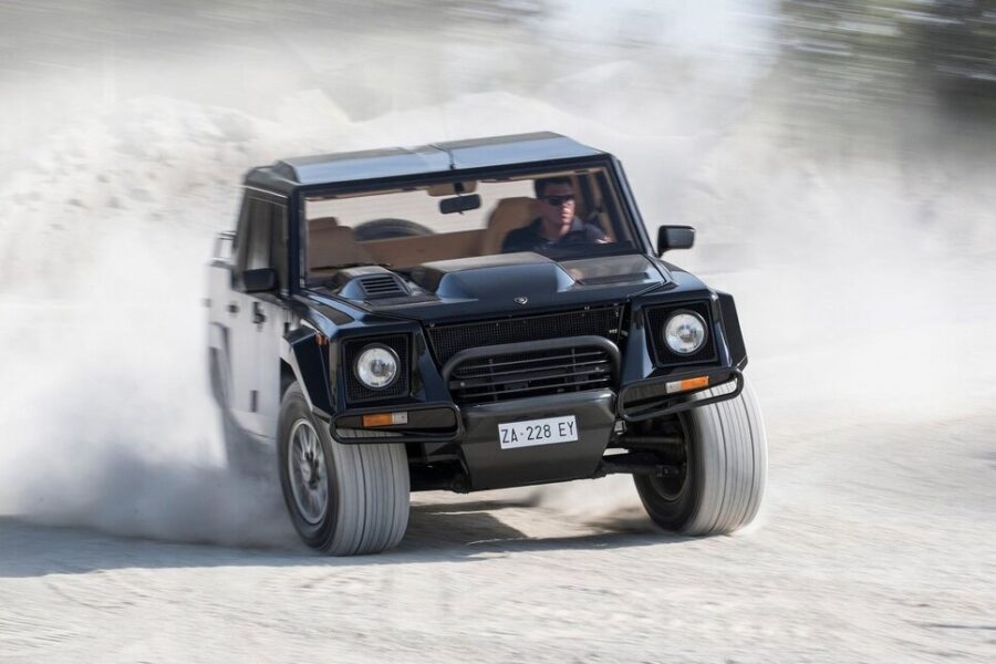 Lamborghini LM002. Terepjáró szuperautó
