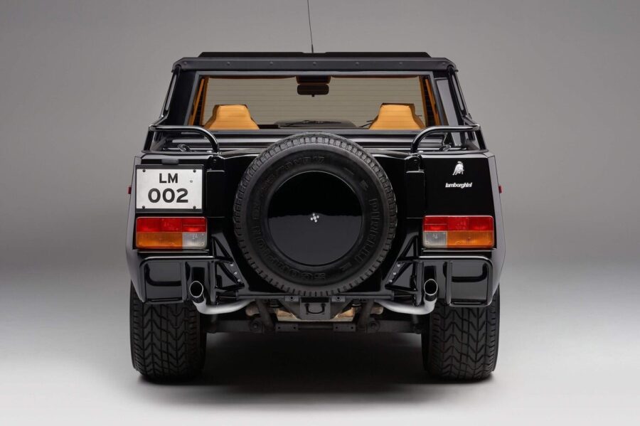 Lamborghini LM002. Terepjáró szuperautó